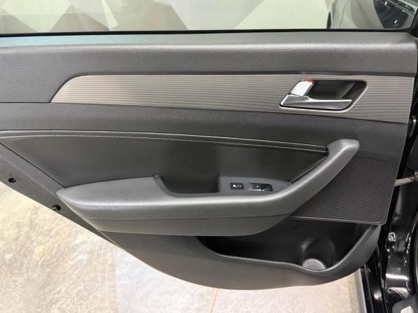 Hyundai Sonata VII (LF) Рестайлинг с пробегом 2019 года, цена 1 670 000 рублей, 176800 км, седан, Автокод Объявления