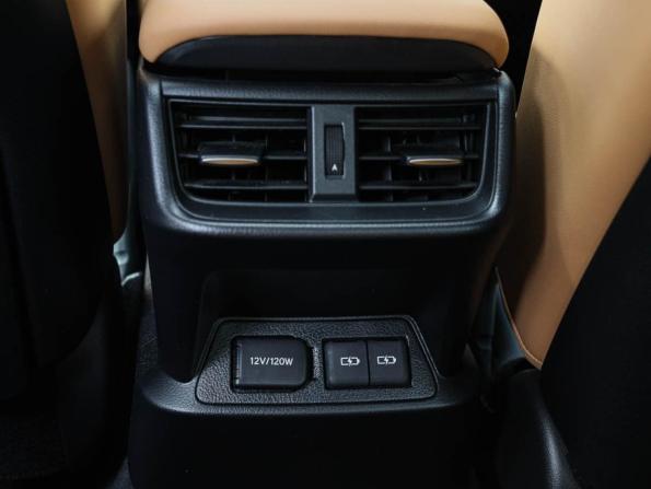 Lexus ES VII Рестайлинг 2 с пробегом 2025 года, цена 5 499 000 рублей, 8755 км, седан, Автокод Объявления