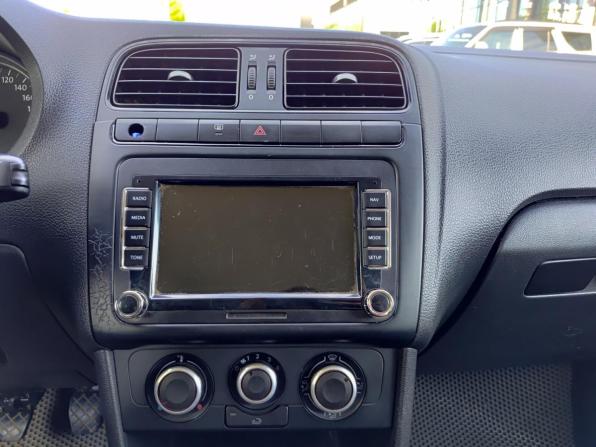 Volkswagen Polo V с пробегом 2013 года, цена 497 000 рублей, 288328 км, седан, Автокод Объявления