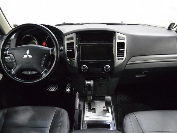 Mitsubishi Pajero IV Рестайлинг 2 с пробегом 2015 года, цена 2 550 000 рублей, 174000 км, внедорожник, Автокод Объявления