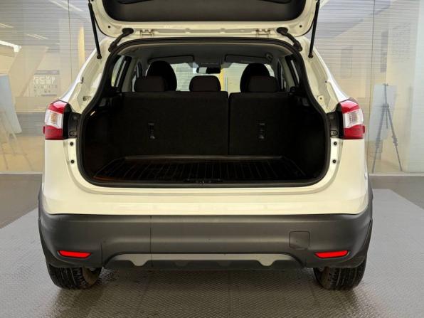 Nissan Qashqai II с пробегом 2018 года, цена 1 420 000 рублей, 196287 км, внедорожник, Автокод Объявления