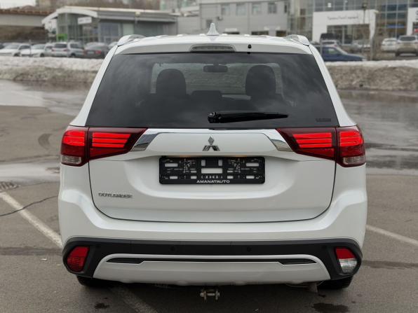 Mitsubishi Outlander III Рестайлинг 3 с пробегом 2020 года, цена 2 250 000 рублей, 120000 км, внедорожник, Автокод Объявления
