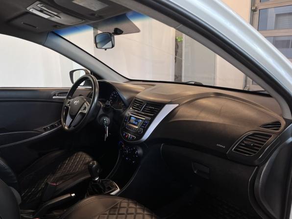 Hyundai Solaris I Рестайлинг с пробегом 2014 года, цена 670 000 рублей, 189684 км, седан, Автокод Объявления