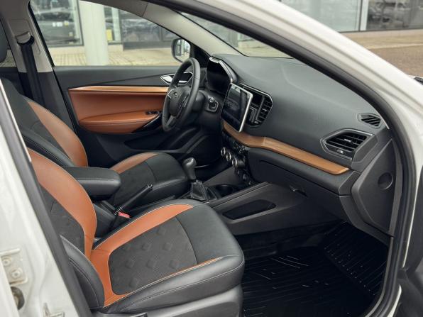 Lada (ВАЗ) Vesta I Рестайлинг (NG) с пробегом 2023 года, цена 1 215 000 рублей, 40250 км, универсал, Автокод Объявления