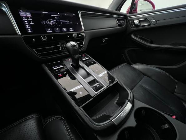 Porsche Macan I Рестайлинг 2 с пробегом 2022 года, цена 7 150 000 рублей, 55295 км, внедорожник, Автокод Объявления