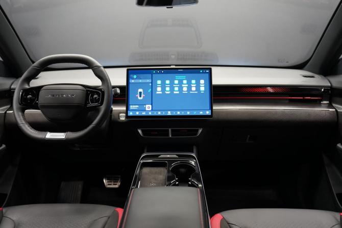 JETOUR DASHING I с пробегом 2024 года, цена 2 650 000 рублей, 6338 км, внедорожник, Автокод Объявления