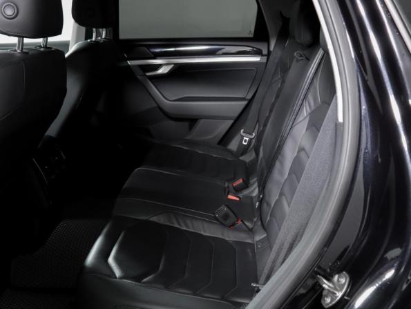 Volkswagen Touareg III с пробегом 2018 года, цена 4 900 000 рублей, 97500 км, внедорожник, Автокод Объявления