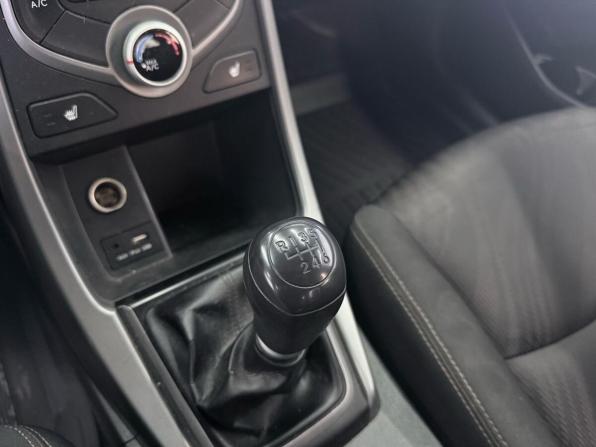 Hyundai Elantra V (MD) Рестайлинг с пробегом 2015 года, цена 1 379 000 рублей, 149605 км, седан, Автокод Объявления