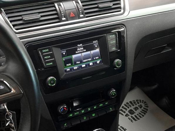 Skoda Rapid I с пробегом 2015 года, цена 920 000 рублей, 137606 км, лифтбек, Автокод Объявления