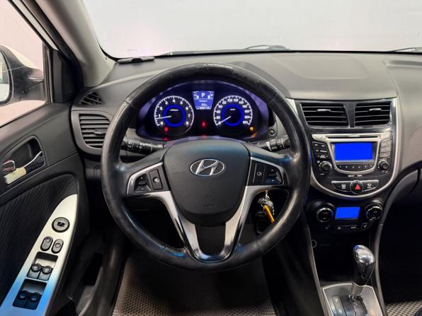 Hyundai Solaris I с пробегом 2013 года, цена 540 000 рублей, 345114 км, седан, Автокод Объявления
