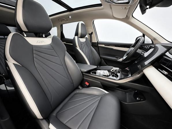 Geely Atlas II с пробегом 2024 года, цена 2 670 000 рублей, 33633 км, внедорожник, Автокод Объявления