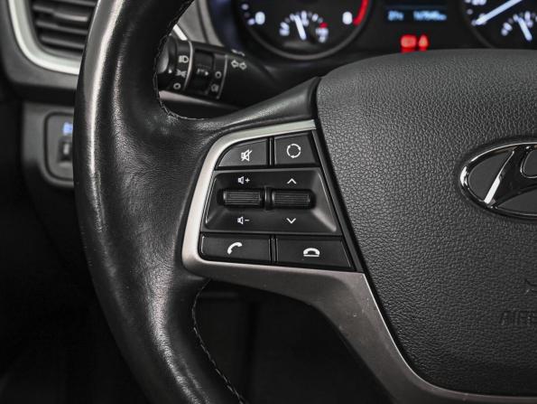 Hyundai Solaris II с пробегом 2018 года, цена 1 329 000 рублей, 167545 км, седан, Автокод Объявления
