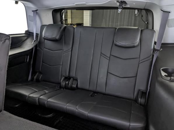 Cadillac Escalade IV с пробегом 2016 года, цена 4 300 000 рублей, 88981 км, внедорожник, Автокод Объявления