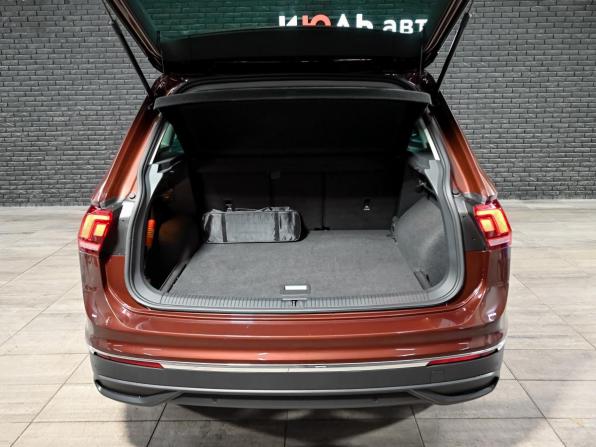 Volkswagen Tiguan II Рестайлинг с пробегом 2021 года, цена 2 699 000 рублей, 50612 км, внедорожник, Автокод Объявления