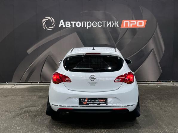 Opel Astra J Рестайлинг с пробегом 2013 года, цена 640 000 рублей, 134267 км, хэтчбек, Автокод Объявления