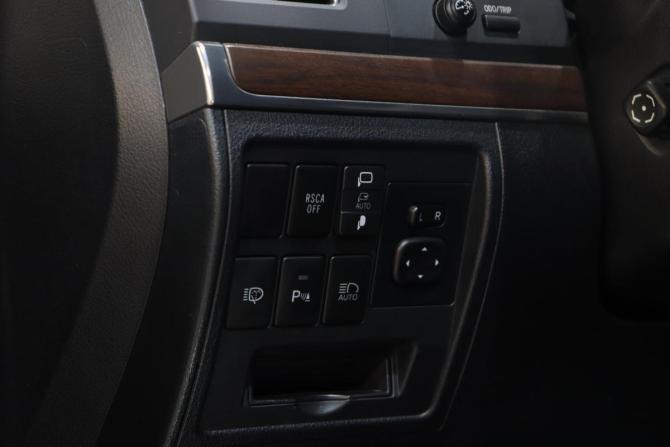 Toyota Land Cruiser 200 Series Рестайлинг 2 с пробегом 2019 года, цена 6 300 000 рублей, 171420 км, внедорожник, Автокод Объявления