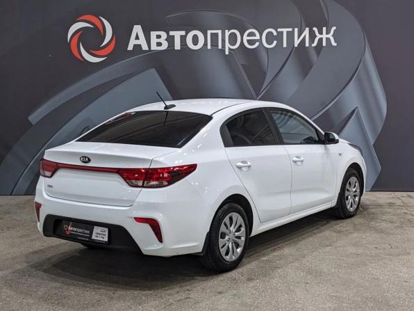 Kia Rio IV с пробегом 2018 года, цена 1 010 000 рублей, 137622 км, седан, Автокод Объявления