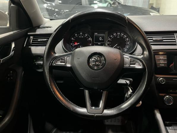 Skoda Octavia III (A7) с пробегом 2015 года, цена 950 000 рублей, 189262 км, лифтбек, Автокод Объявления