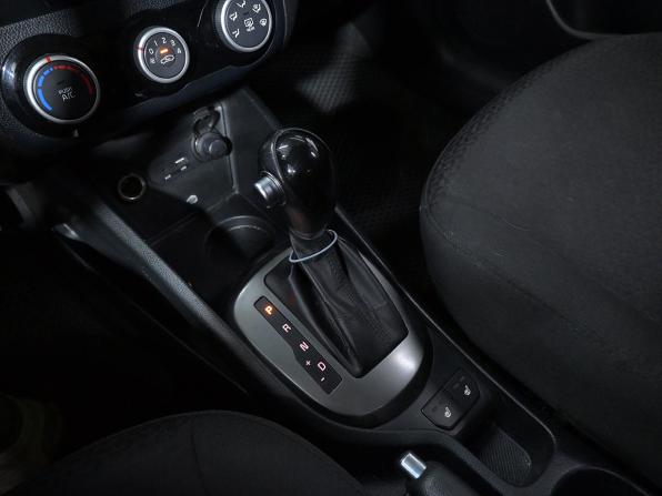 Kia Rio III Рестайлинг с пробегом 2016 года, цена 910 000 рублей, 211000 км, седан, Автокод Объявления