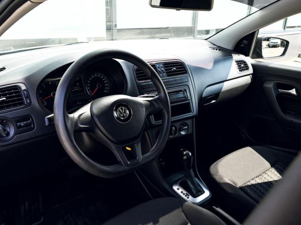 Volkswagen Polo V Рестайлинг с пробегом 2016 года, цена 1 159 000 рублей, 102500 км, седан, Автокод Объявления