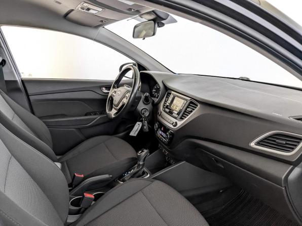 Hyundai Solaris II с пробегом 2017 года, цена 1 200 000 рублей, 163268 км, седан, Автокод Объявления