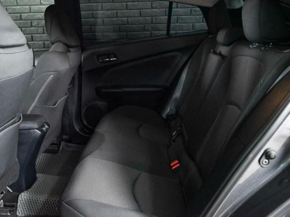 Toyota Prius IV (XW50) с пробегом 2021 года, цена 2 550 000 рублей, 41207 км, лифтбек, Автокод Объявления