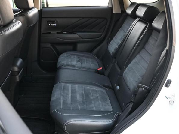 Mitsubishi Outlander III Рестайлинг 2 с пробегом 2015 года, цена 2 120 000 рублей, 192067 км, внедорожник, Автокод Объявления