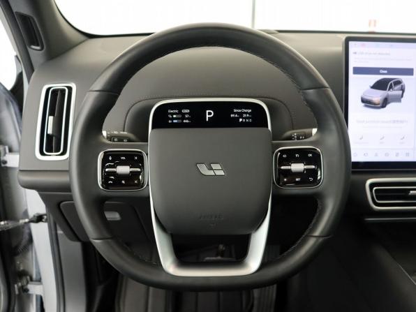 Li Auto (Lixiang) L7 I с пробегом 2023 года, цена 6 500 000 рублей, 12686 км, внедорожник, Автокод Объявления
