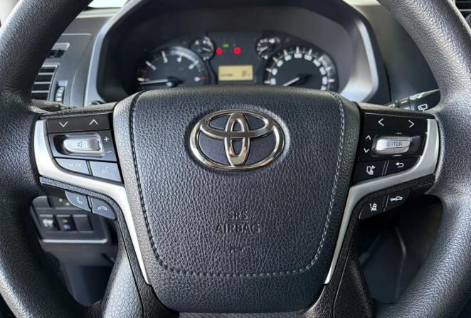 Toyota Land Cruiser Prado 150 Series Рестайлинг 2 с пробегом 2018 года, цена 3 430 000 рублей, 208252 км, внедорожник, Автокод Объявления