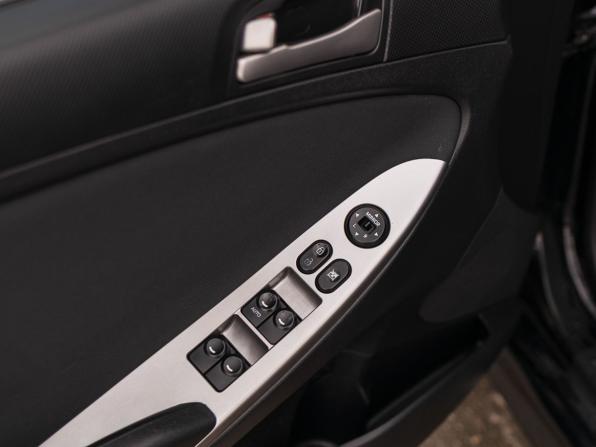 Hyundai Solaris I Рестайлинг с пробегом 2016 года, цена 1 210 000 рублей, 93001 км, седан, Автокод Объявления
