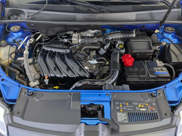 Renault Sandero II Рестайлинг с пробегом 2022 года, цена 1 385 000 рублей, 71983 км, хэтчбек, Автокод Объявления