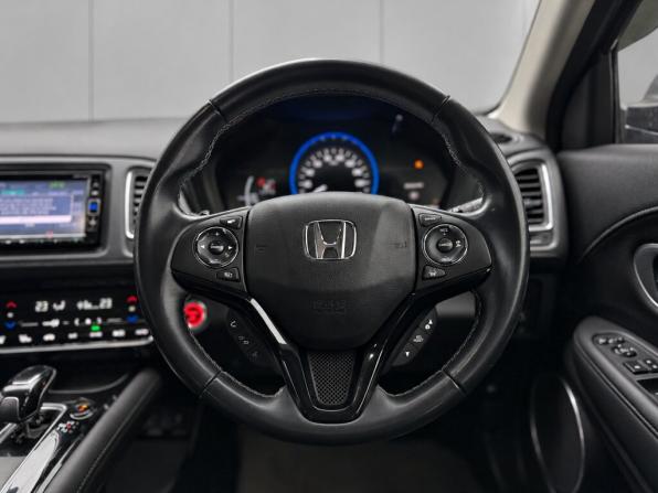 Honda Vezel I Рестайлинг с пробегом 2018 года, цена 1 699 000 рублей, 150874 км, внедорожник, Автокод Объявления