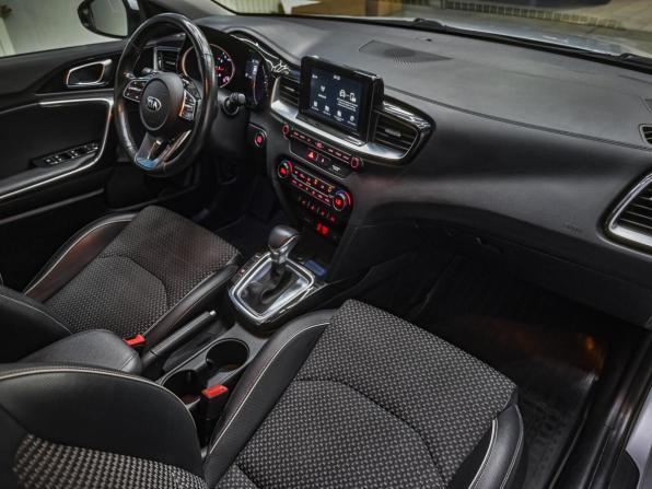 Kia Ceed III с пробегом 2019 года, цена 1 599 000 рублей, 89000 км, хэтчбек, Автокод Объявления