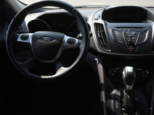 Ford Kuga II Рестайлинг с пробегом 2016 года, цена 1 600 000 рублей, 122900 км, внедорожник, Автокод Объявления
