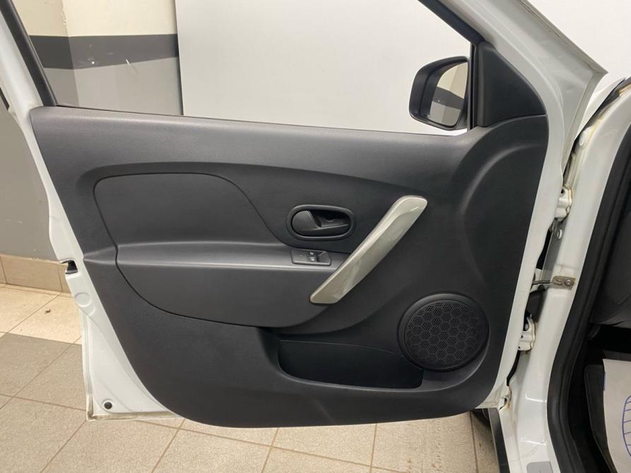 Renault Sandero II Рестайлинг Санкт-Петербург  - изображение 22