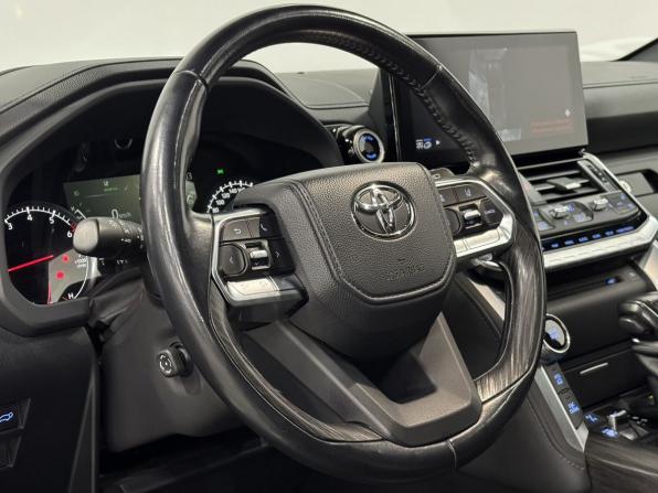 Toyota Land Cruiser 300 Series с пробегом 2021 года, цена 10 800 000 рублей, 109867 км, внедорожник, Автокод Объявления
