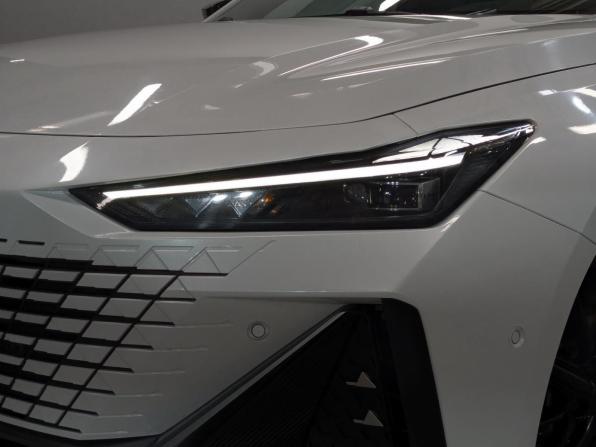 Changan UNI-V I с пробегом 2023 года, цена 2 250 000 рублей, 32676 км, лифтбек, Автокод Объявления