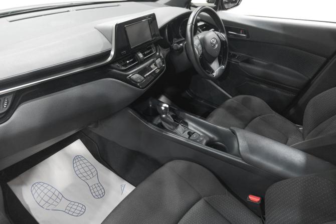 Toyota C-HR I с пробегом 2018 года, цена 2 099 000 рублей, 33000 км, внедорожник, Автокод Объявления
