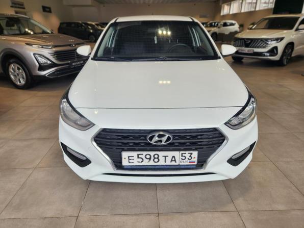 Hyundai Solaris II с пробегом 2017 года, цена 999 000 рублей, 201000 км, седан, Автокод Объявления