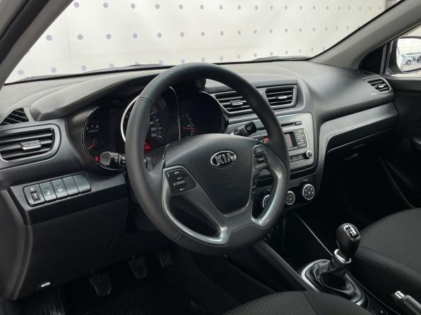 Kia Rio III Рестайлинг с пробегом 2015 года, цена 1 070 000 рублей, 155087 км, седан, Автокод Объявления