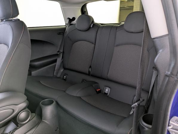 Mini Hatch III (F55/F56) Рестайлинг с пробегом 2021 года, цена 2 350 000 рублей, 54969 км, хэтчбек, Автокод Объявления