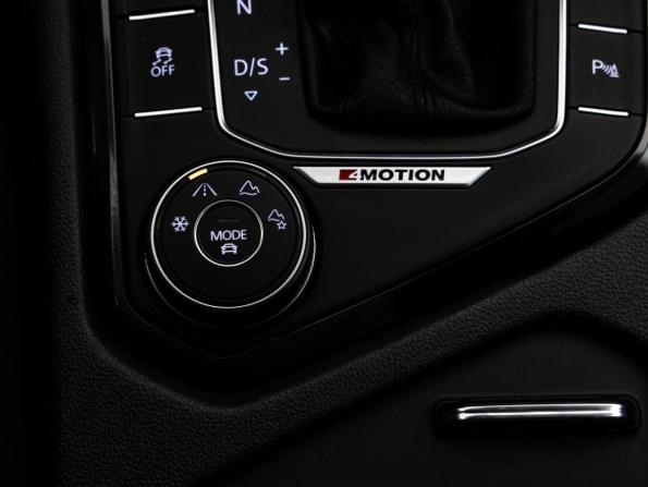 Volkswagen Tiguan II с пробегом 2017 года, цена 2 049 000 рублей, 143491 км, внедорожник, Автокод Объявления