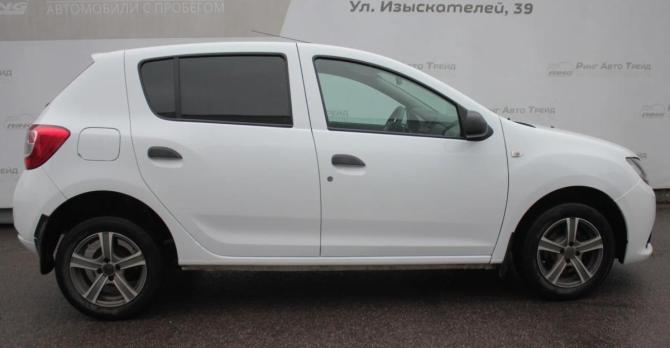 Renault Sandero II с пробегом 2015 года, цена 490 000 рублей, 199201 км, хэтчбек, Автокод Объявления