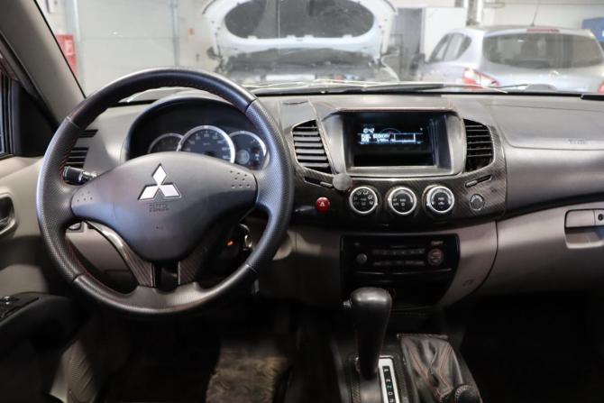 Mitsubishi L200 IV с пробегом 2011 года, цена 1 349 990 рублей, 269786 км, пикап, Автокод Объявления