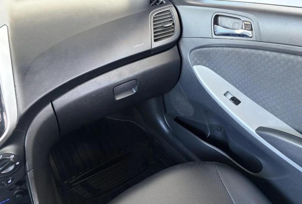 Hyundai Solaris I Киров  - изображение 12