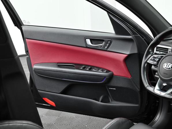 Kia Optima IV Рестайлинг с пробегом 2018 года, цена 1 849 000 рублей, 151000 км, седан, Автокод Объявления