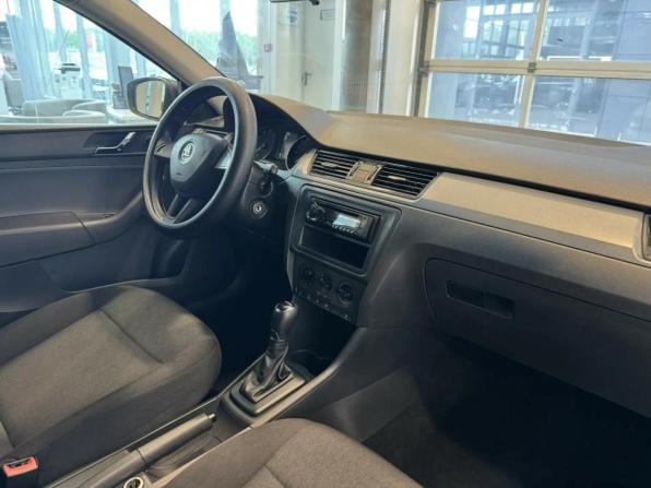 Skoda Rapid I с пробегом 2016 года, цена 920 000 рублей, 230000 км, лифтбек, Автокод Объявления