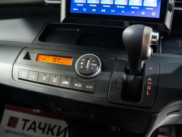 Honda Freed I Рестайлинг с пробегом 2013 года, цена 999 500 рублей, 169996 км, компактвэн, Автокод Объявления