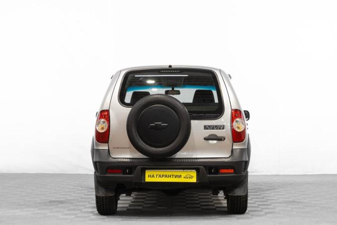 Chevrolet Niva I Рестайлинг с пробегом 2017 года, цена 649 000 рублей, 183000 км, внедорожник, Автокод Объявления