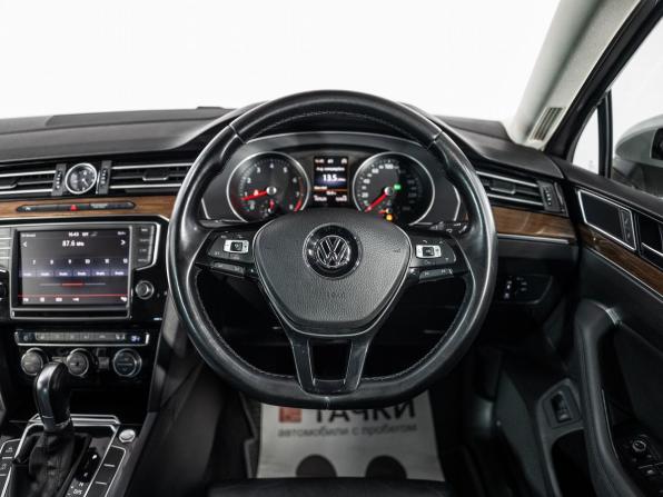 Volkswagen Passat B8 с пробегом 2015 года, цена 1 349 500 рублей, 147629 км, седан, Автокод Объявления